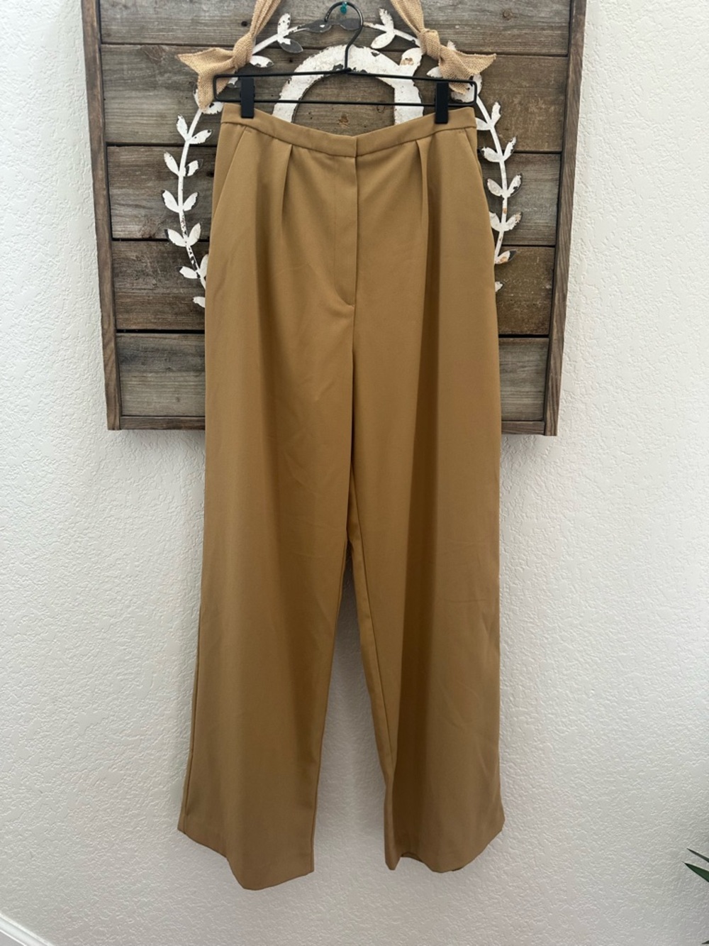 Zara High-Waist Wide Leg Pleated Trousers - Camel ladies size M